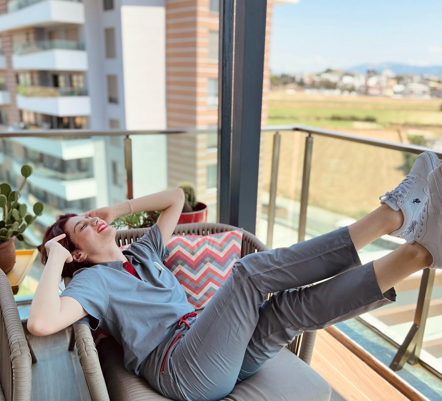 Düğmeli Polo Yaka Scrubs Takımı